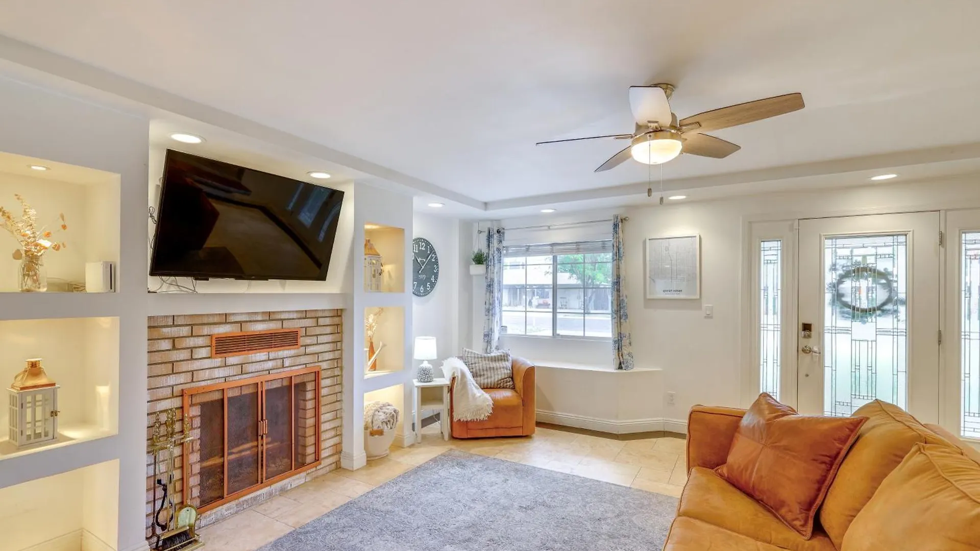 8 Mi To Dtwn Pet-Friendly Phoenix Home!